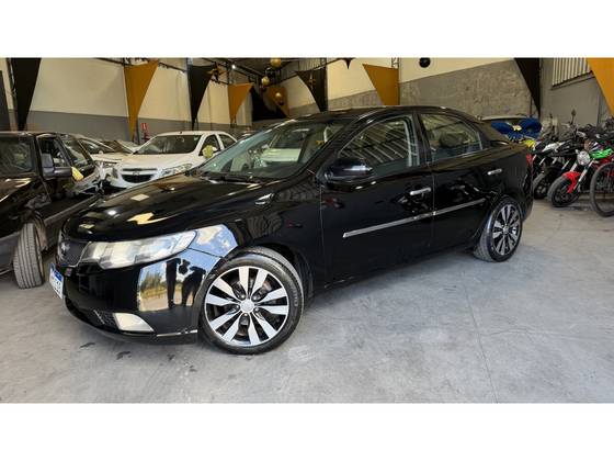 KIA CERATO 1.6 SX3 16V GASOLINA 4P AUTOMÁTICO KIA CERATO 1.6 SX3 16V GASOLINA 4P AUTOMÁTICO